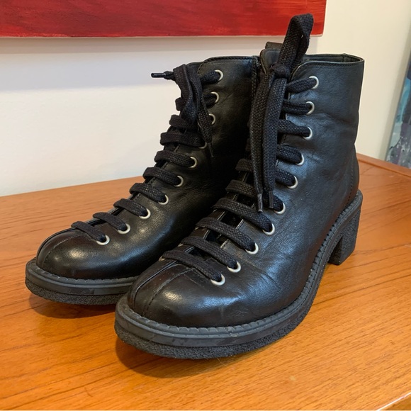 John Fluevog Wanderer, US womens size 10 - Picture 2 of 9